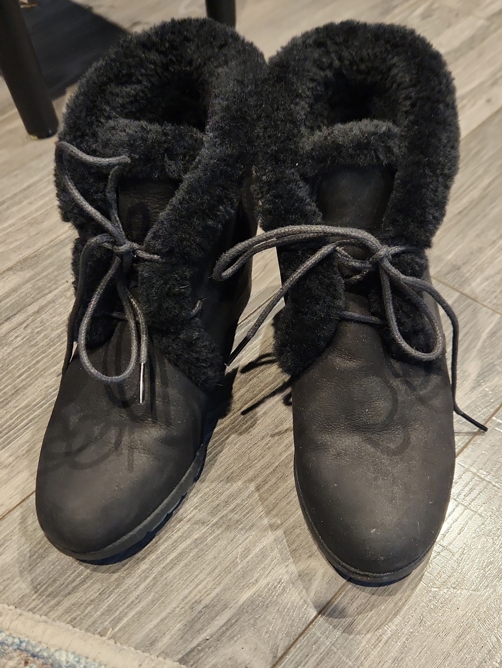 EUC UGG Women's Sz 7 Waterproof Wedge Boots w/faux Fir
